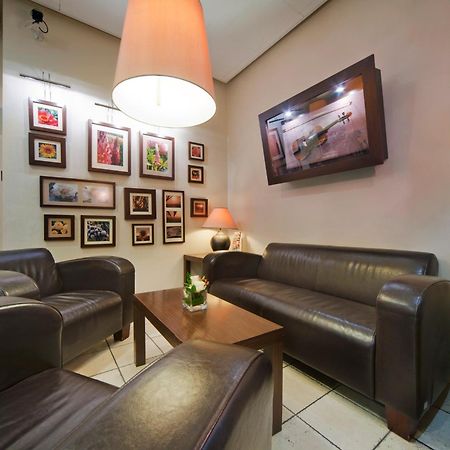 Hotel Vivaldi Poznań Beltér fotó